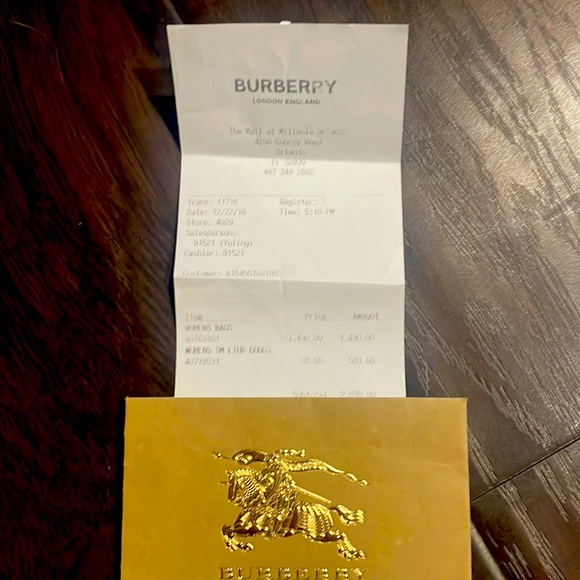 Small Scale Check And Leather Ziparound Wallet- MINT CONDITION, NWOT - Picture 2 of 6